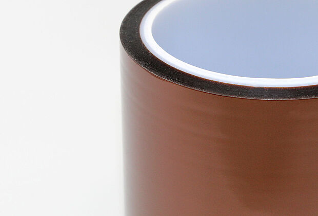Electrically conductive or insulating adhesive tapes